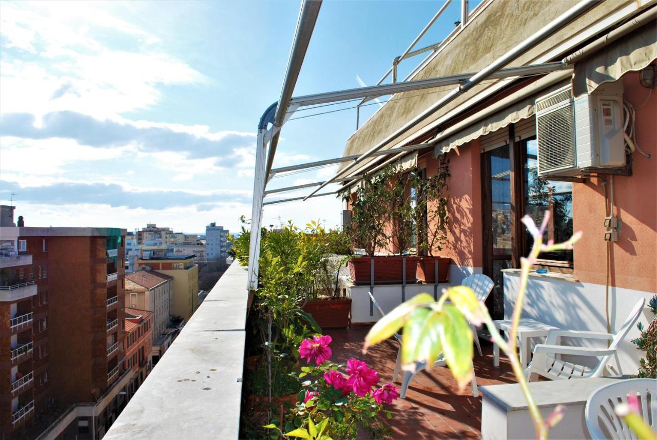Отель La Terrazza Di Anna Сассари Экстерьер фото